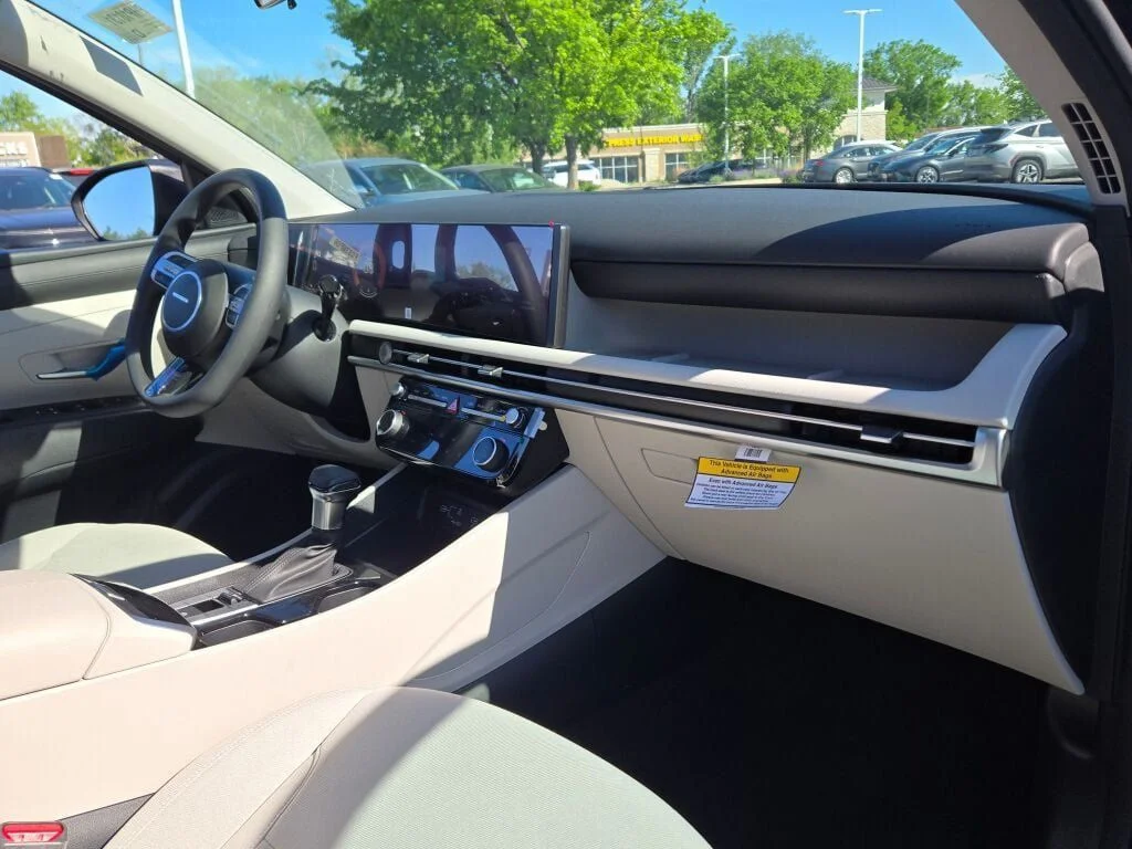 Used 2026 Black Hyundai SEL image 7