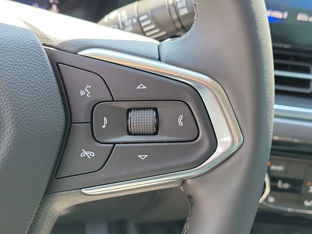 New 2026 Cacti Green Chevrolet ACTIV image 10