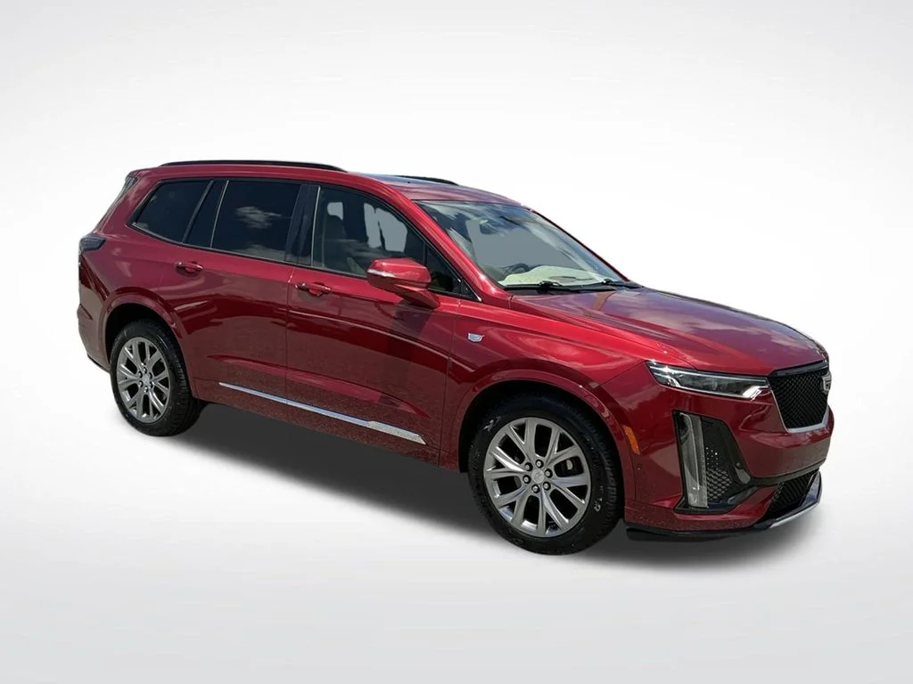 Used 2020 Red Cadillac Sport image 18