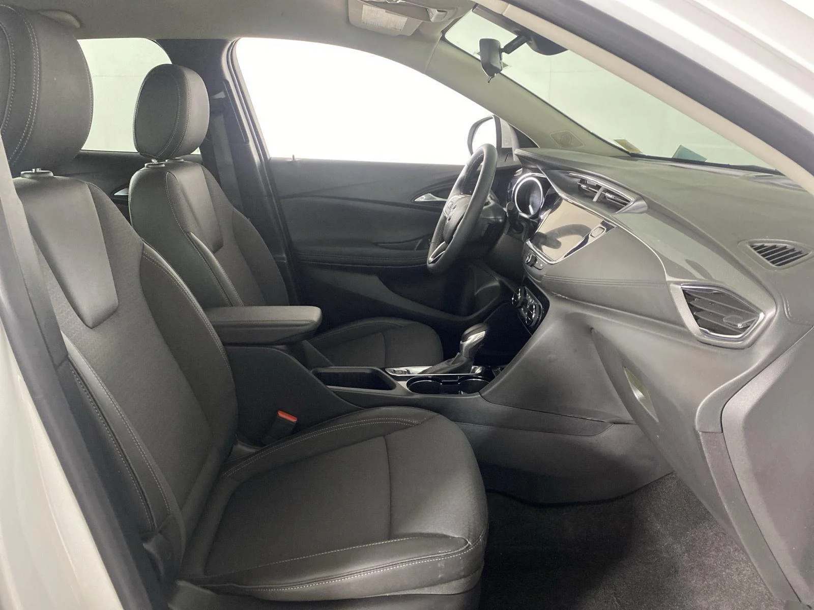 Used 2023 Summit White Buick Select image 25