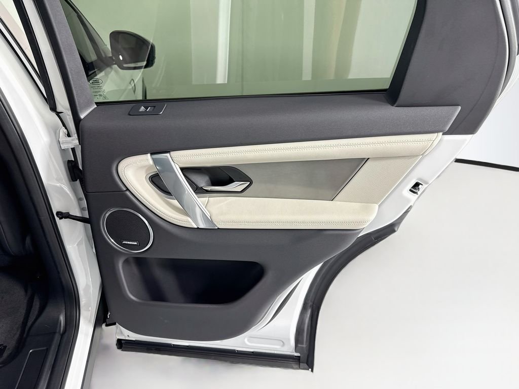 New 2026 Fuji White Land Rover Landmark image 29
