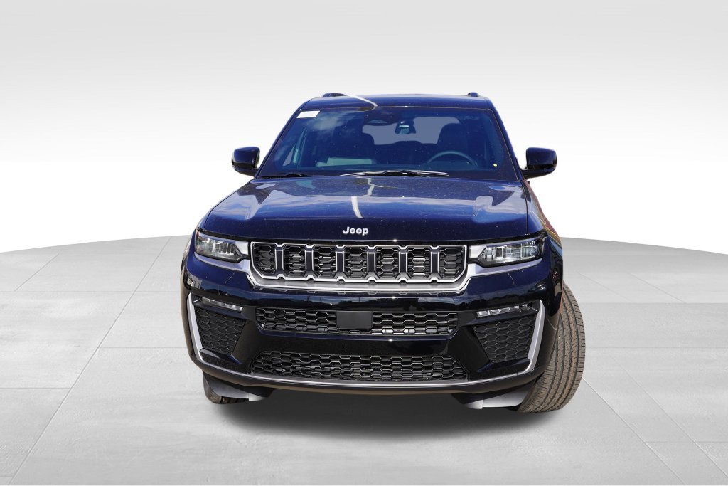 New 2027 High-Gloss Black Paint Jeep Limited image 8