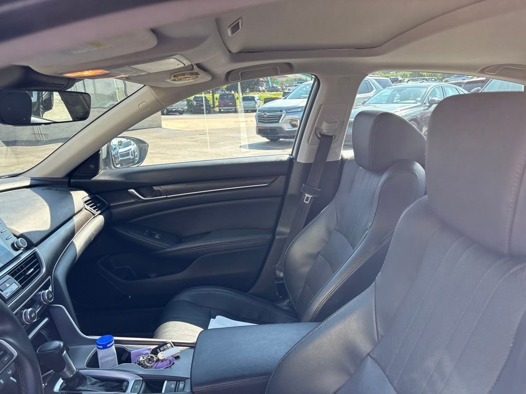 Used 2018 Lunar Silver Metallic Honda EX-L image 6