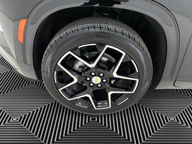 Certified Used 2025 Mosaic Black Metallic Chevrolet High Country image 9