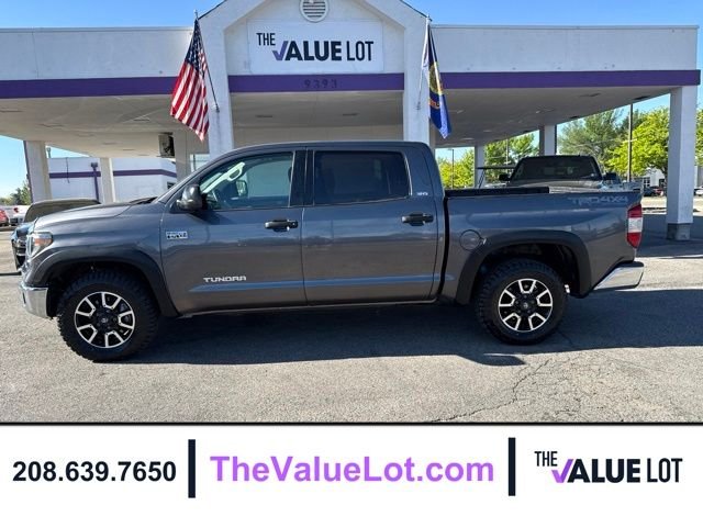 Used 2018 Gray Toyota SR5 image 1