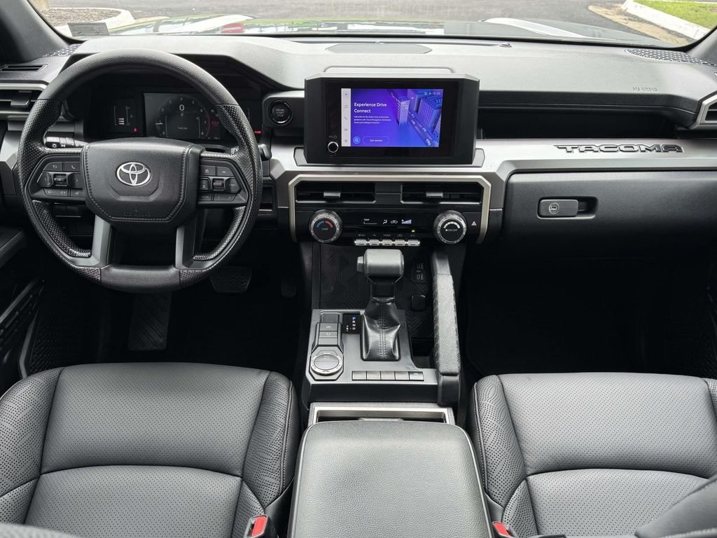 Used 2025  Toyota SR5 image 2
