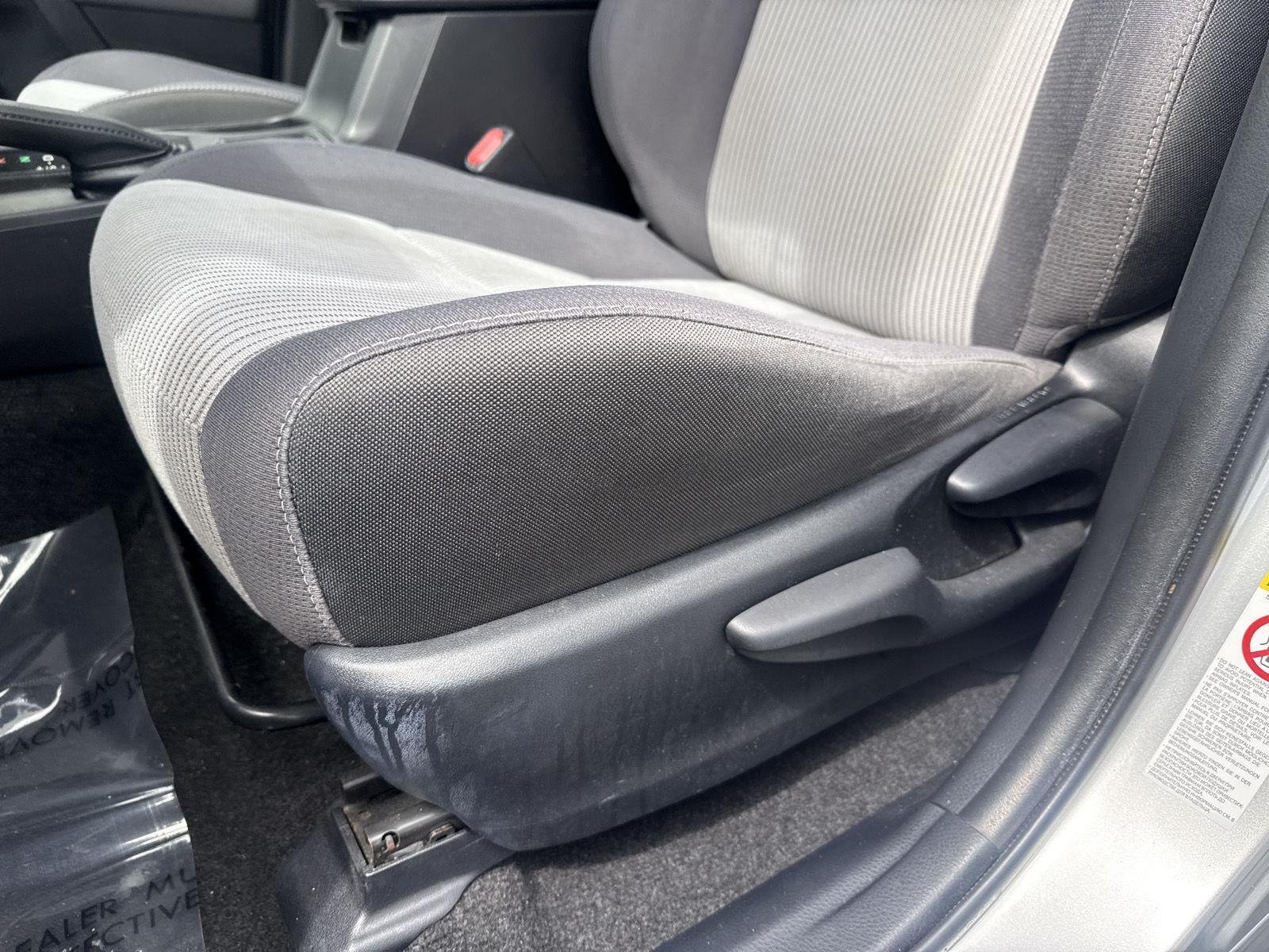 Used 2014 Classic Silver Metallic Toyota XLE image 8