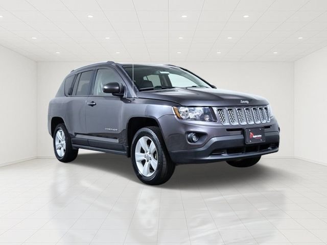 Used 2015 Gray Jeep Latitude image 1
