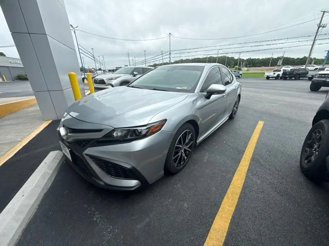 Used 2022 Silver Toyota SE image 1