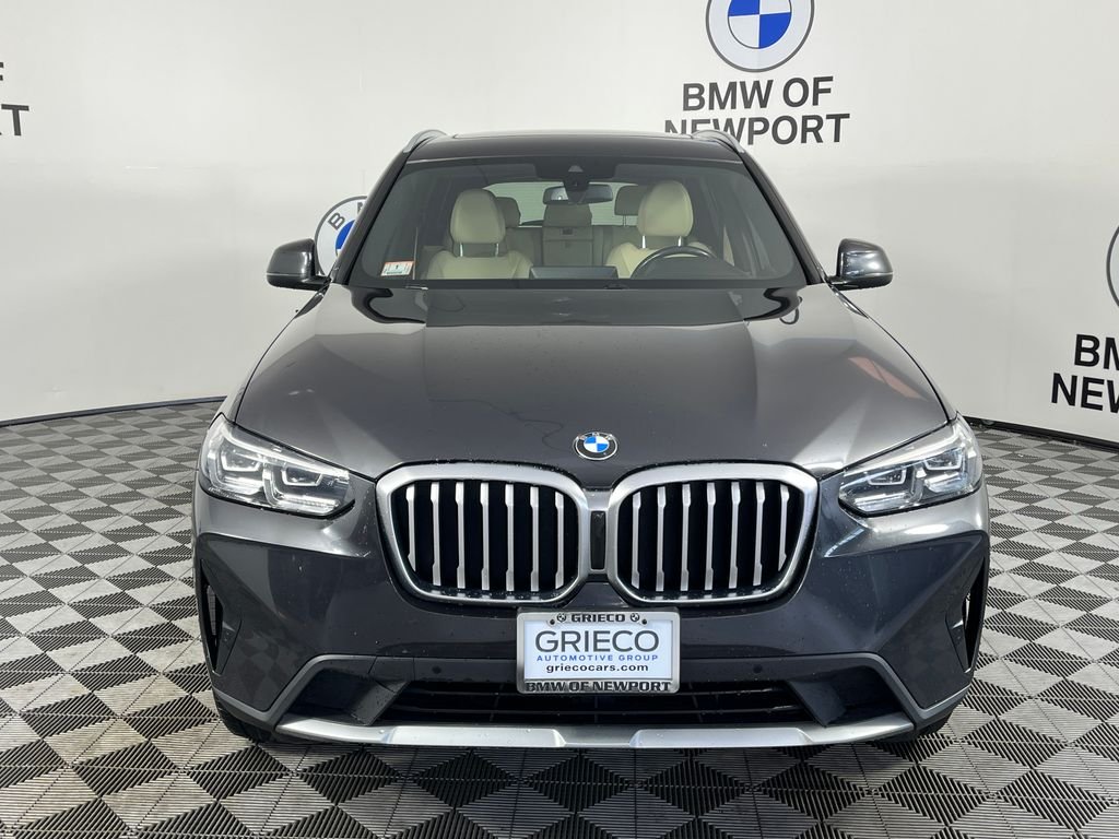Used 2022 Gray BMW xDrive30i image 4