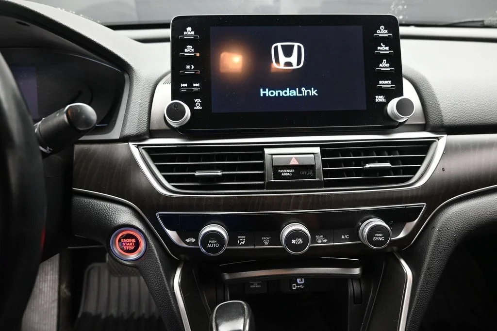Used 2018 Black Honda EX-L image 19