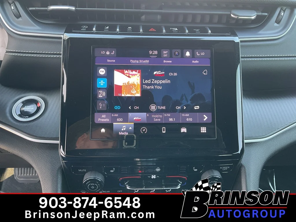 Used 2024 Diamond Black Crystal Pearlcoat Jeep Altitude image 28
