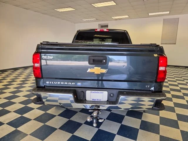 Used 2018 GRAPHITE METALLIC Chevrolet LT image 6