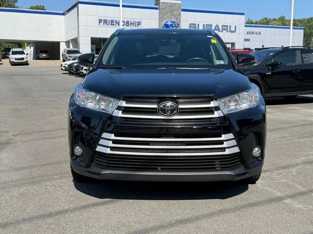 Used 2017 Black Toyota XLE image 10