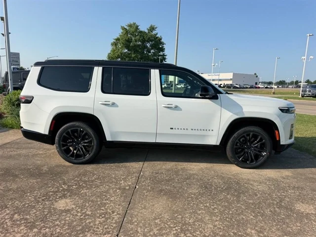 New 2026 Bright White Clearcoat Jeep Summit Reserve image 4