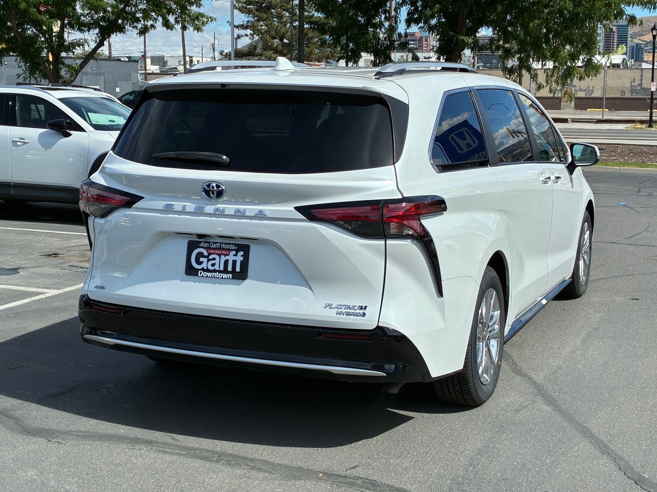 Used 2023 Ice Cap Toyota Platinum image 3