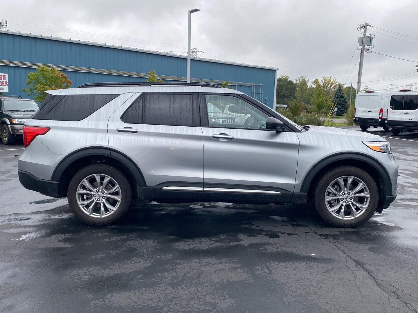 Used 2023 Iconic Silver Ford XLT image 13