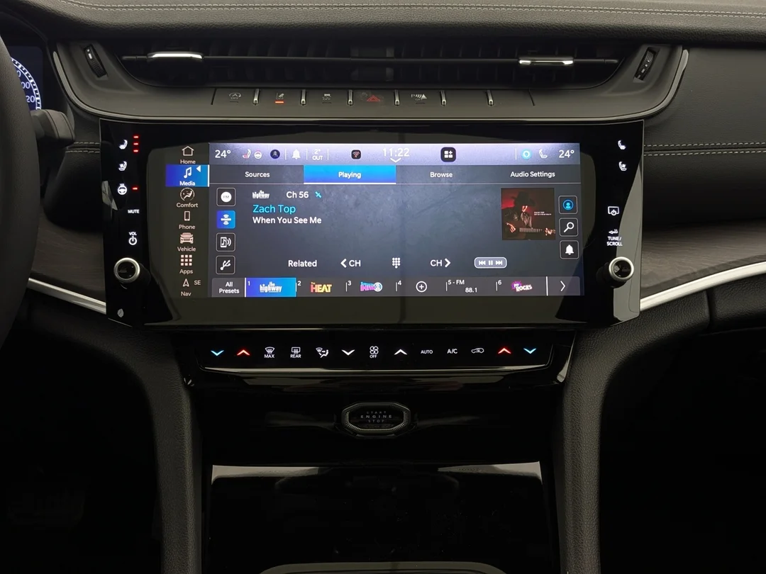 New 2026 White Jeep Limited Reserve - - 4x4 - CommandView Sunroof - Leather Seats - Adaptive Cruise Control & More! image 20