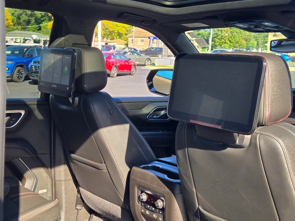 2021 Chevrolet Suburban RST - Photo 11