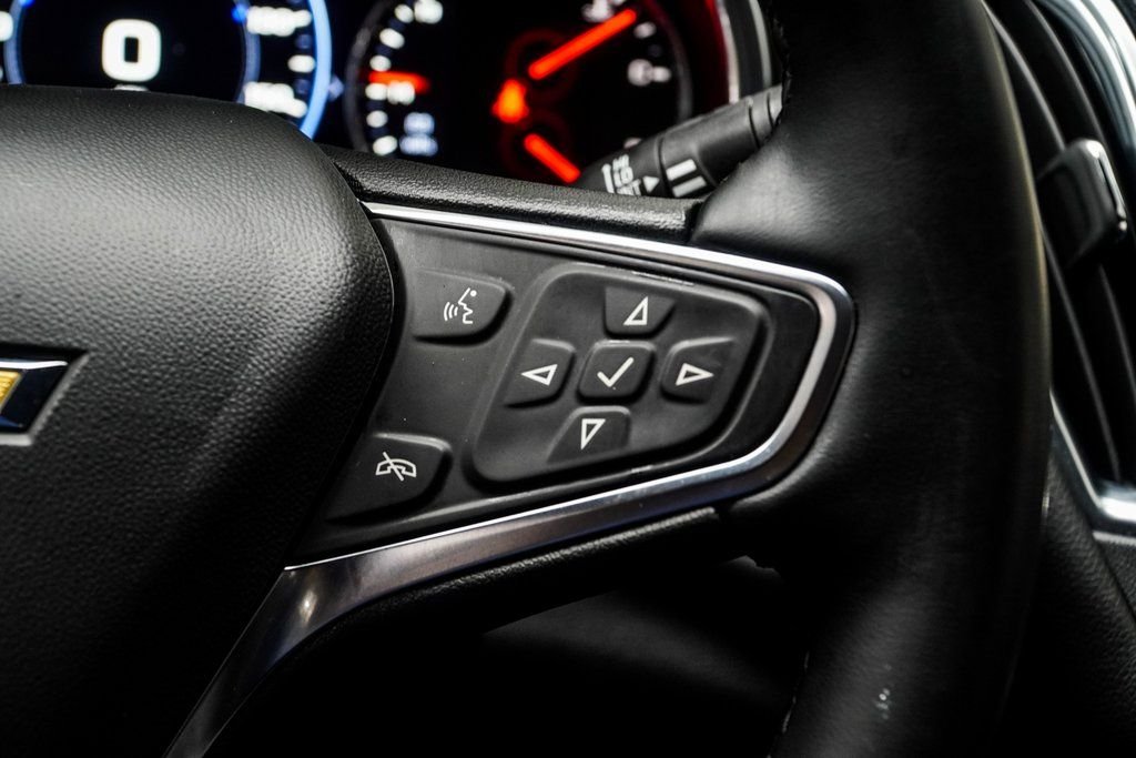 Used 2024 White Chevrolet LT image 27