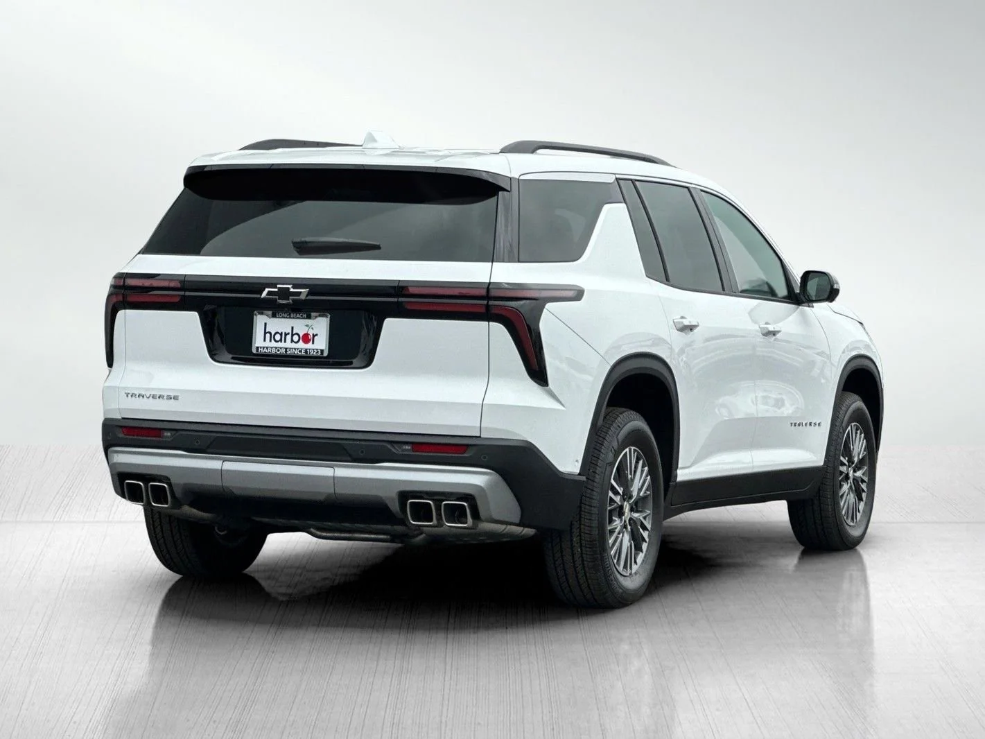 2025 Chevrolet Traverse LT - Photo 4