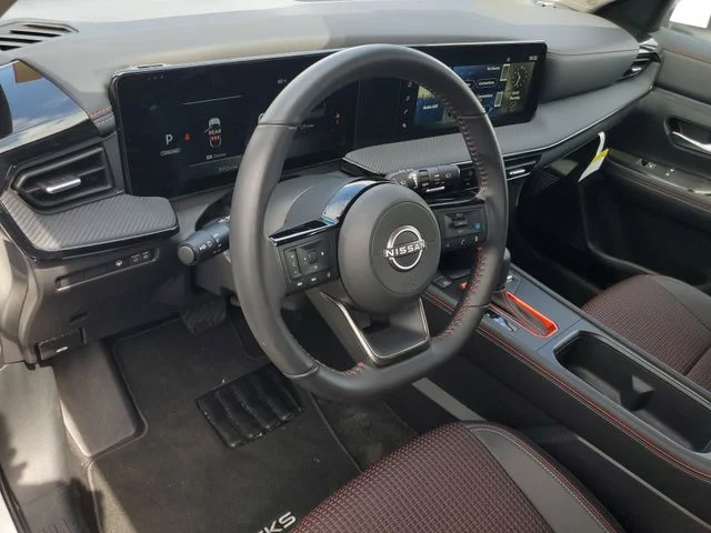 Used 2025 White Nissan SR image 18