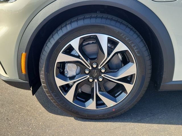 New 2026 Desert Sand Ford Select image 23
