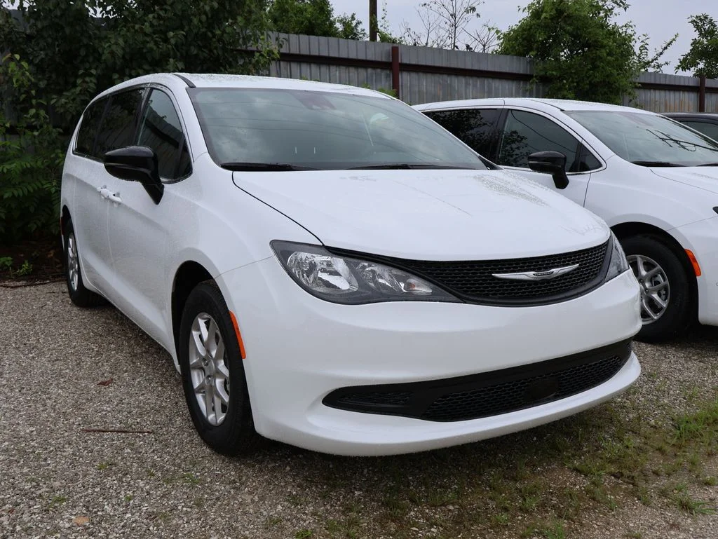 New 2027 Bright White Clear-Coat Exterior Paint Chrysler LX image 19