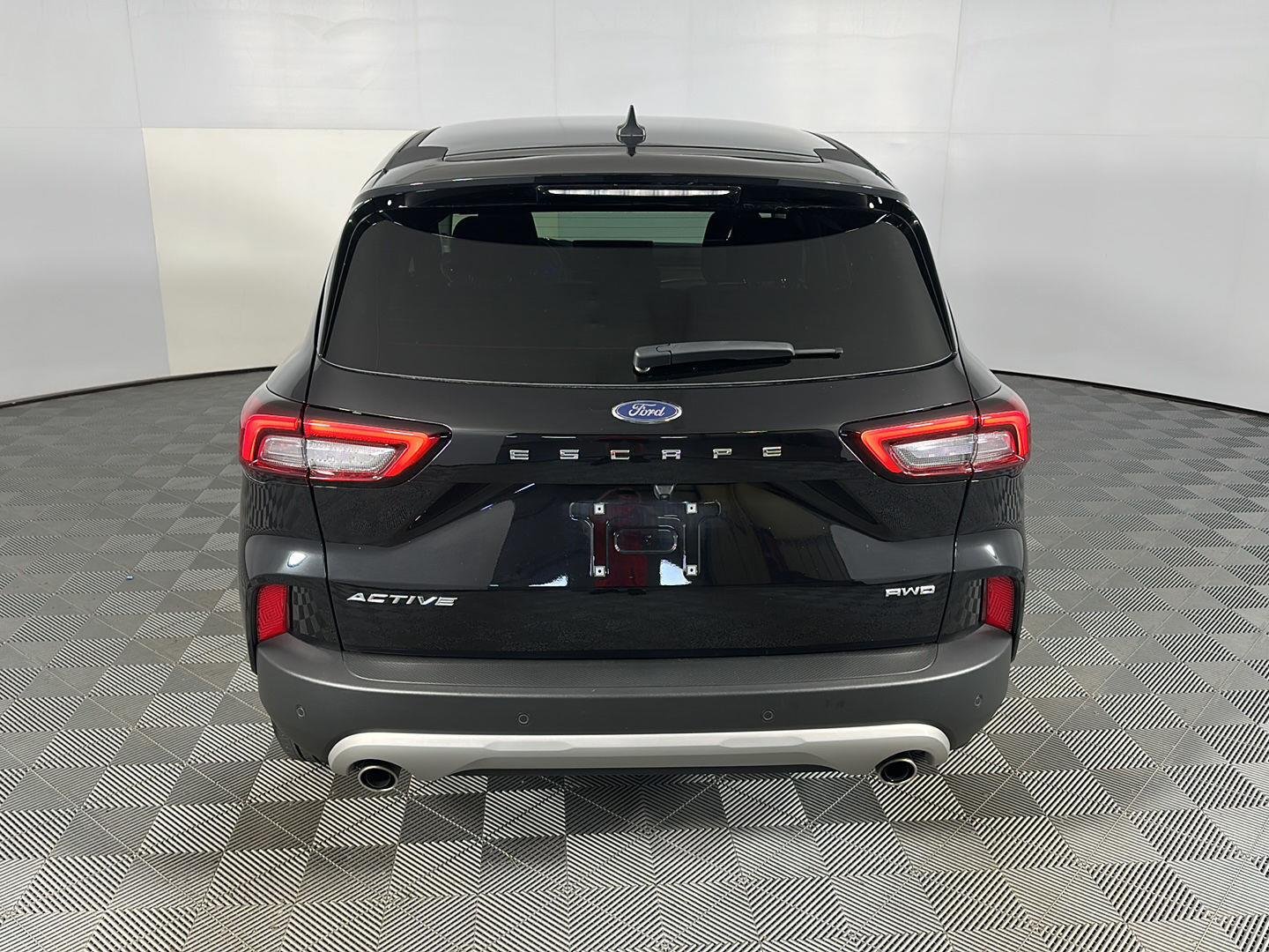 Used 2023 Agate Black Metallic Ford Active image 9