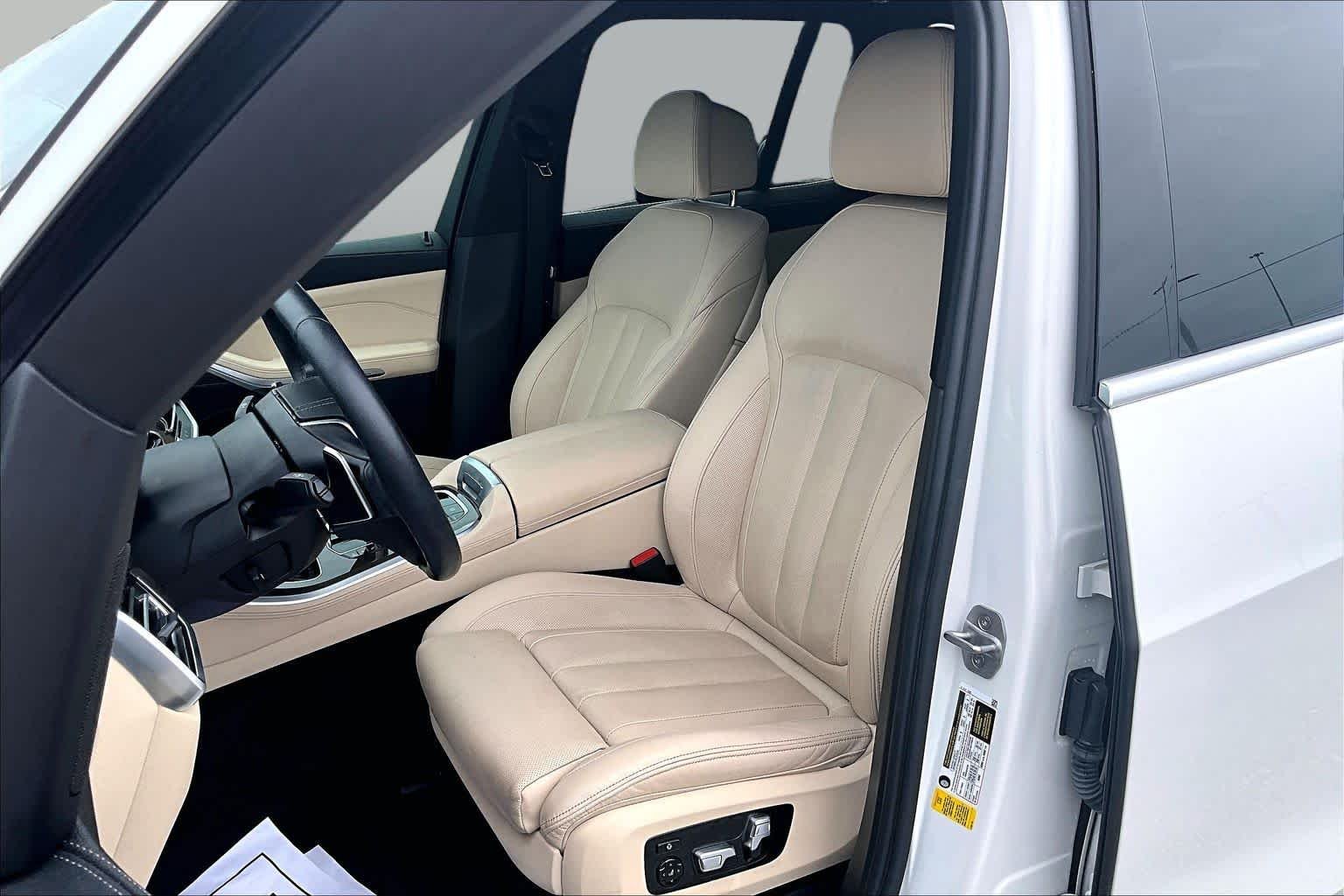 Used 2022 Mineral White Metallic BMW sDrive40i image 8