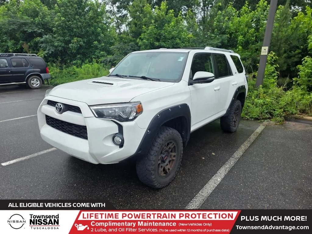 Used 2018 Super White Toyota SR5 Premium image 1