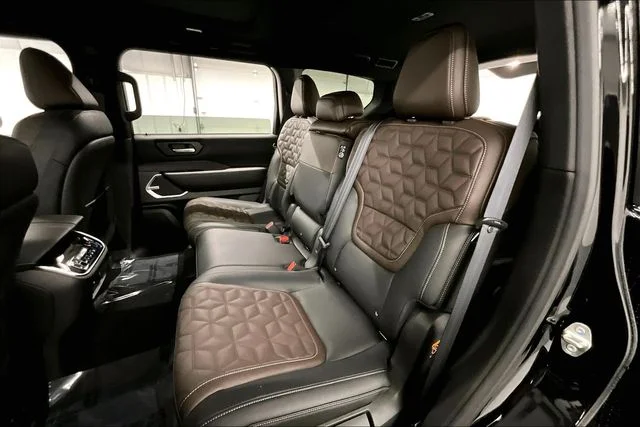 New 2026 Super Black Nissan Platinum image 11