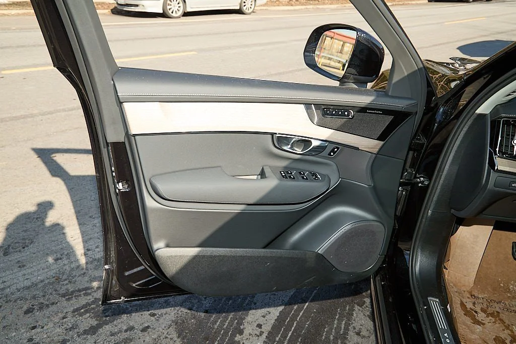 New 2026 Onyx Black Volvo Plus image 10