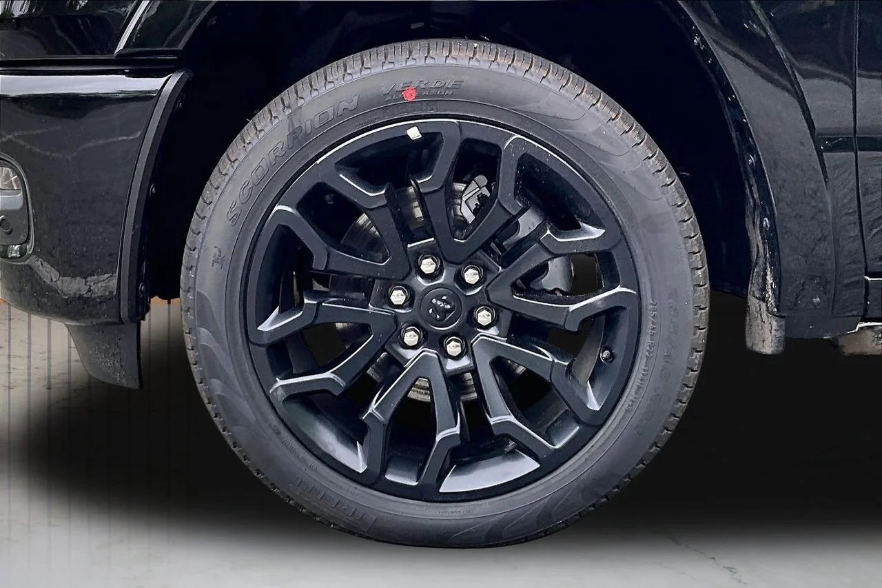 New 2026 Diamond Black Crystal Pearl-Coat Exterior Paint RAM Limited image 31