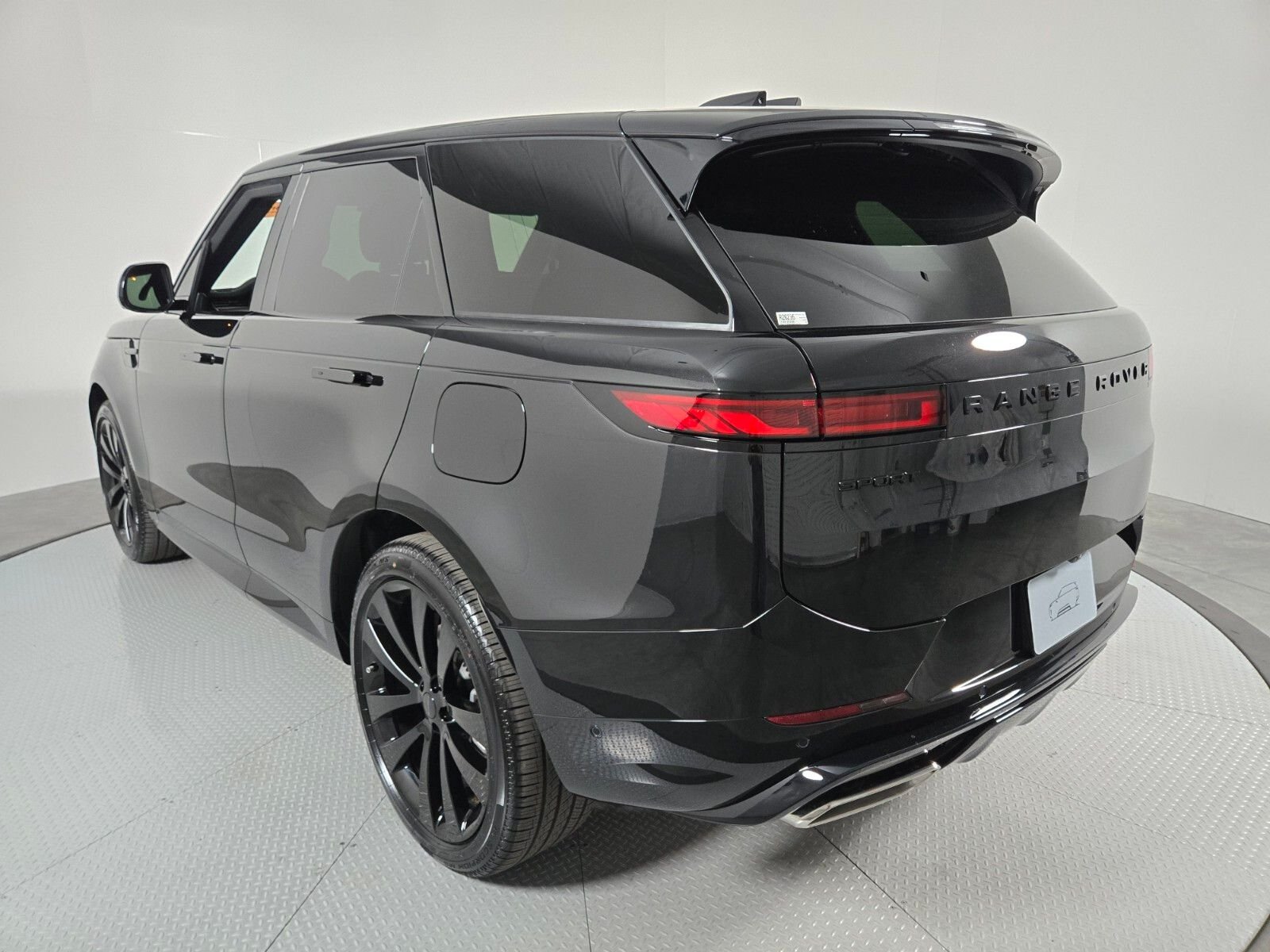 New 2026 Santorini Black Land Rover Dynamic SE image 17