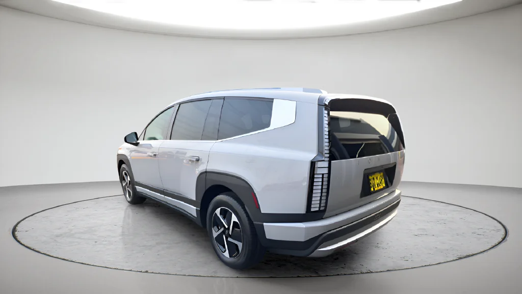 New 2026 Gray Hyundai SE image 7