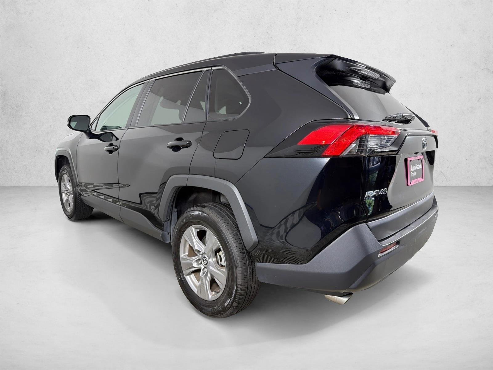 Used 2025 Midnight Black Metallic Toyota XLE image 5