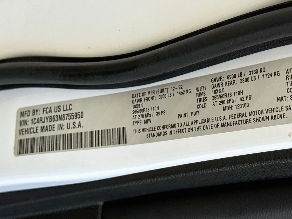 Used 2022 White Jeep 4xe image 33