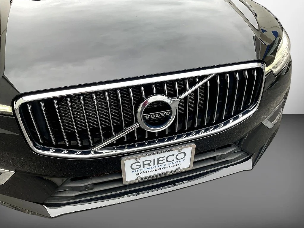 Used 2019 Onyx Black Metallic Volvo T6 Inscription image 32