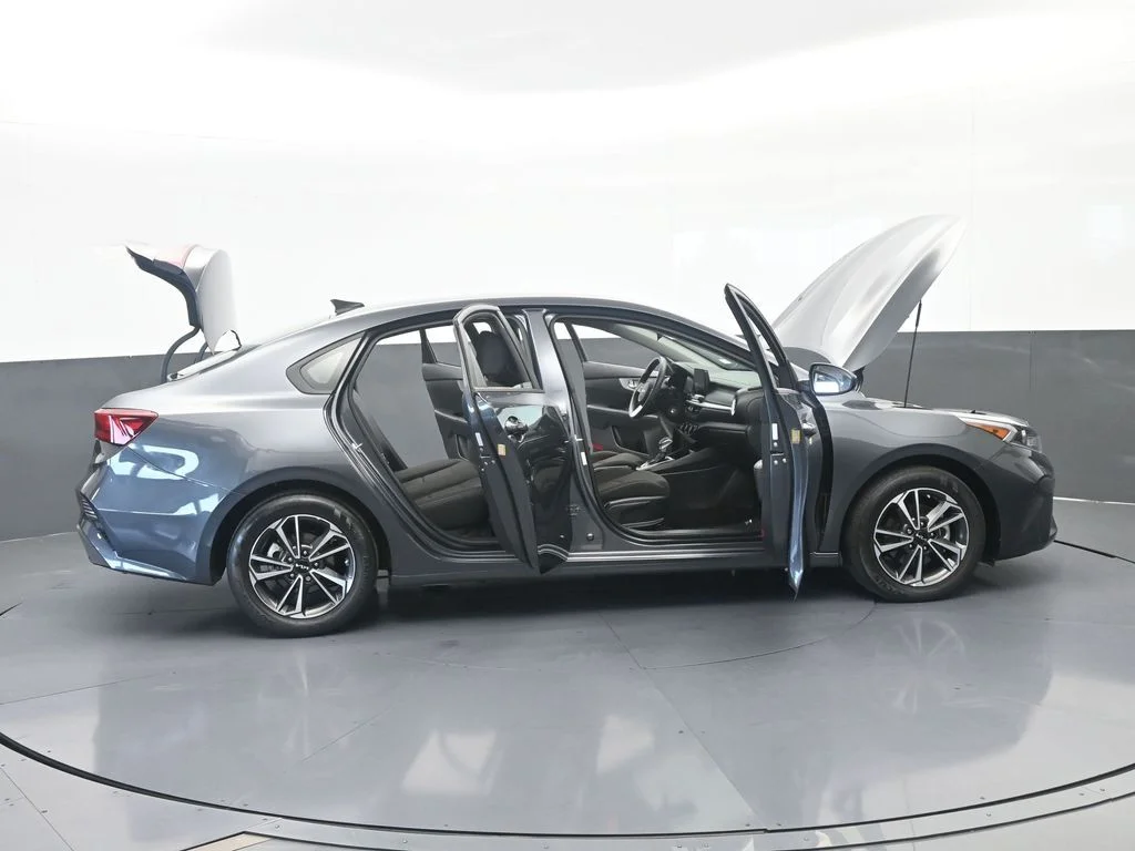 Used 2024 Gravity Gray Kia LXS image 68