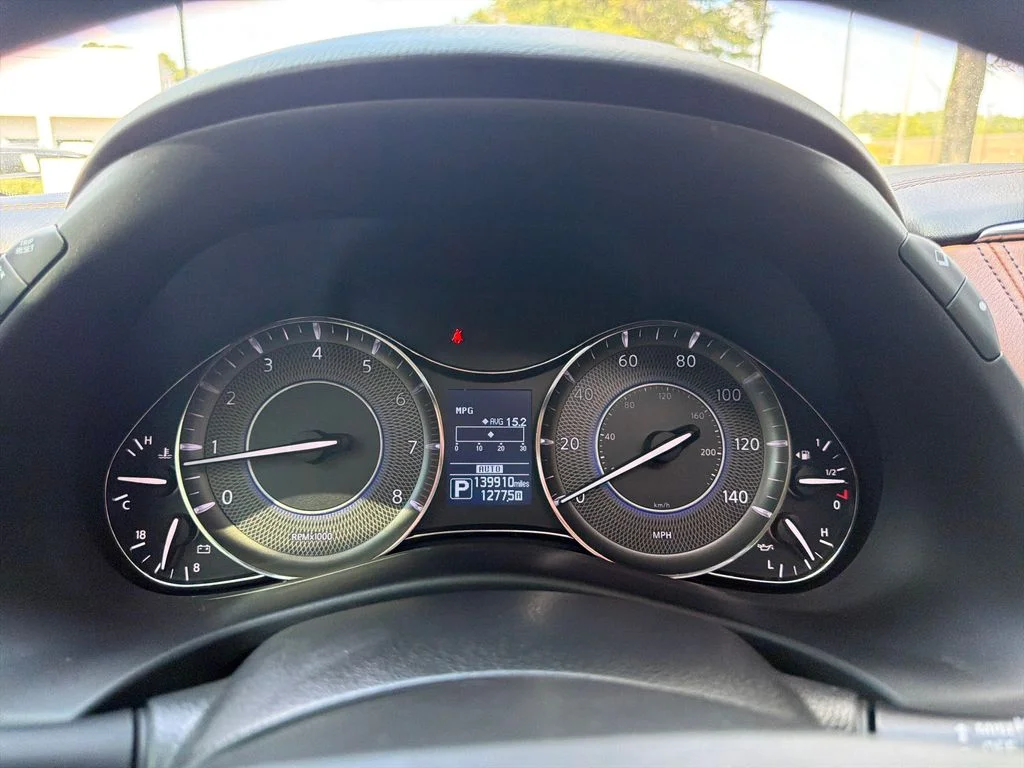 Used 2018 Moonstone White INFINITI  image 4