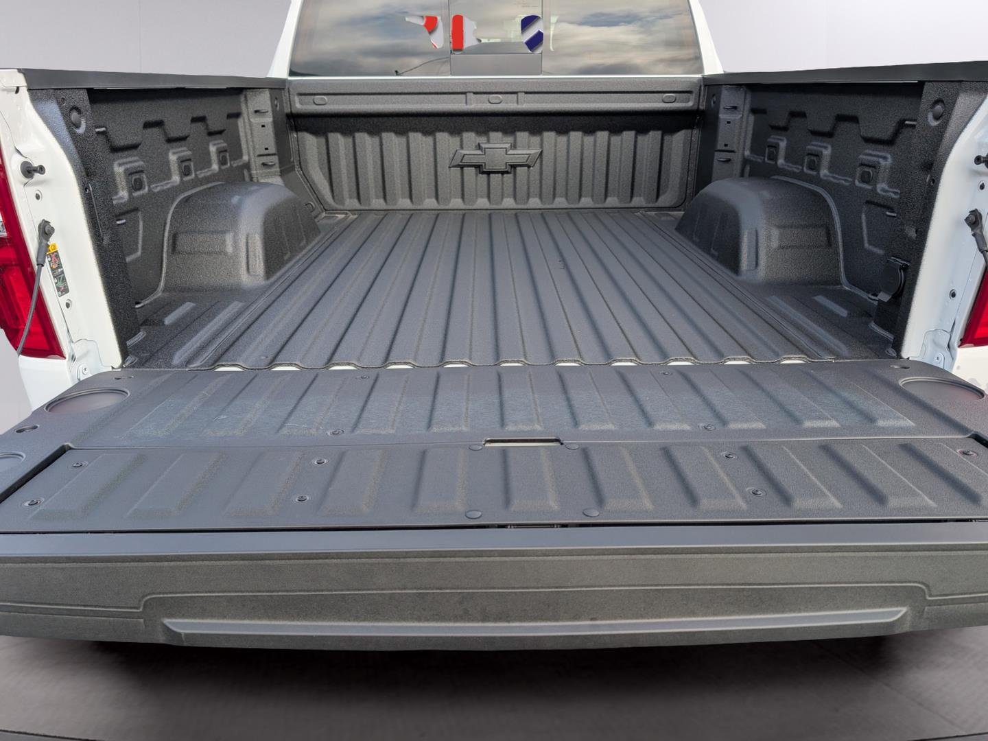 New 2026 Summit White Chevrolet RST image 45