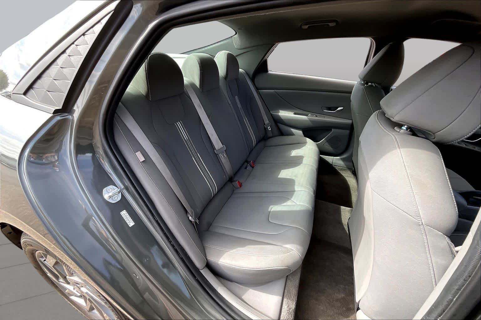 Used 2024 Amazon Gray Hyundai SEL image 18
