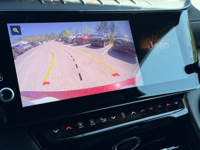 New 2026 Velvet Red Pearl-Coat Exterior Paint Jeep Laredo image 30