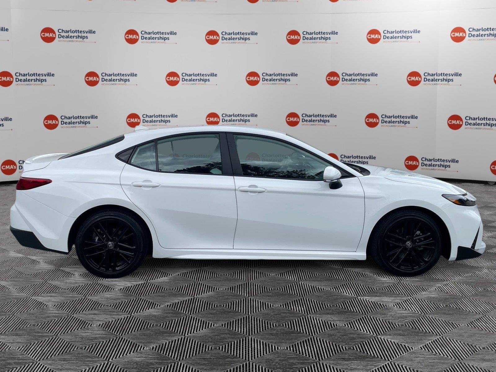 Used 2026 Ice Cap Toyota SE image 6
