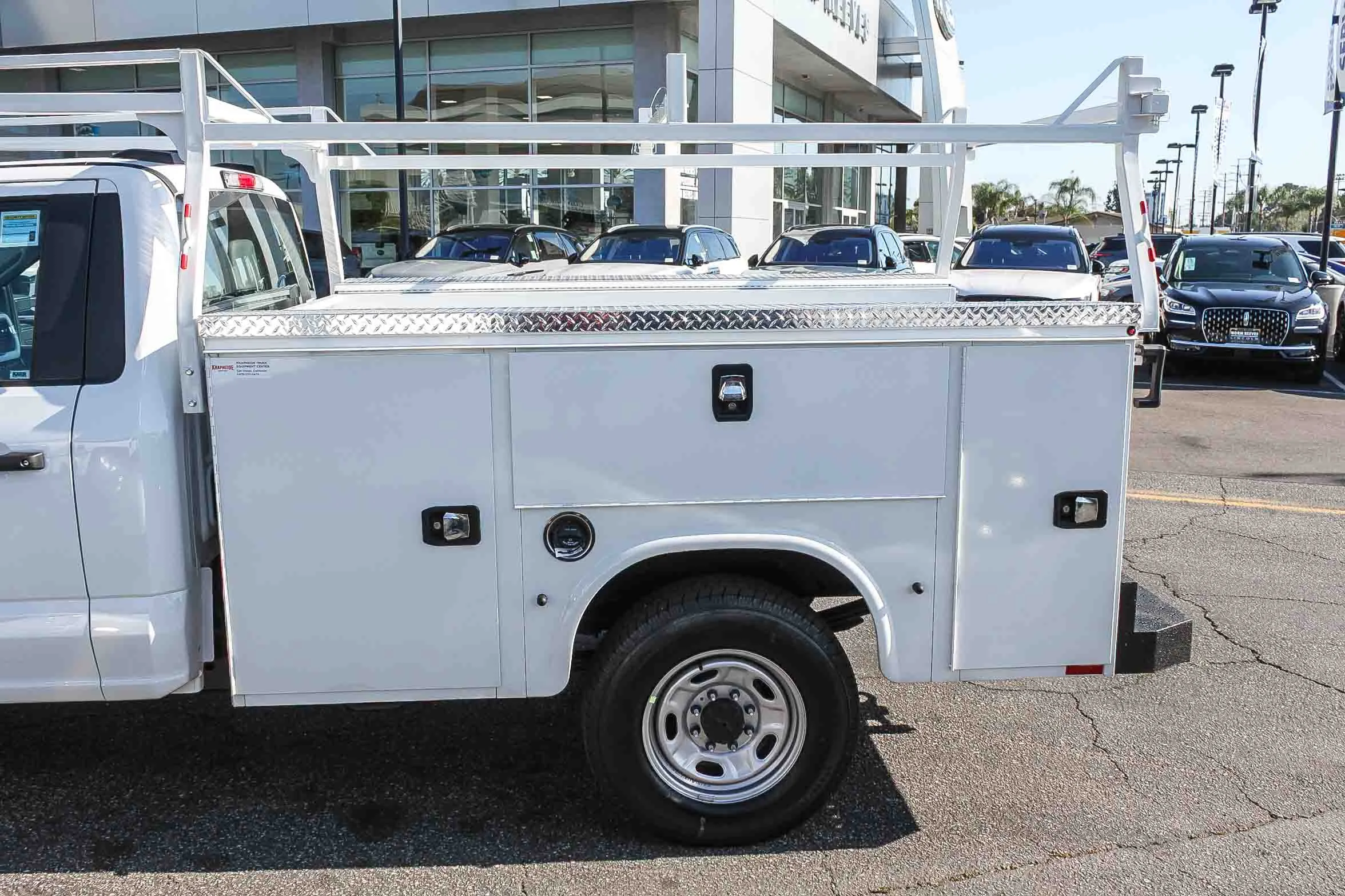 New 2026 Oxford White Ford F-250® XL image 19