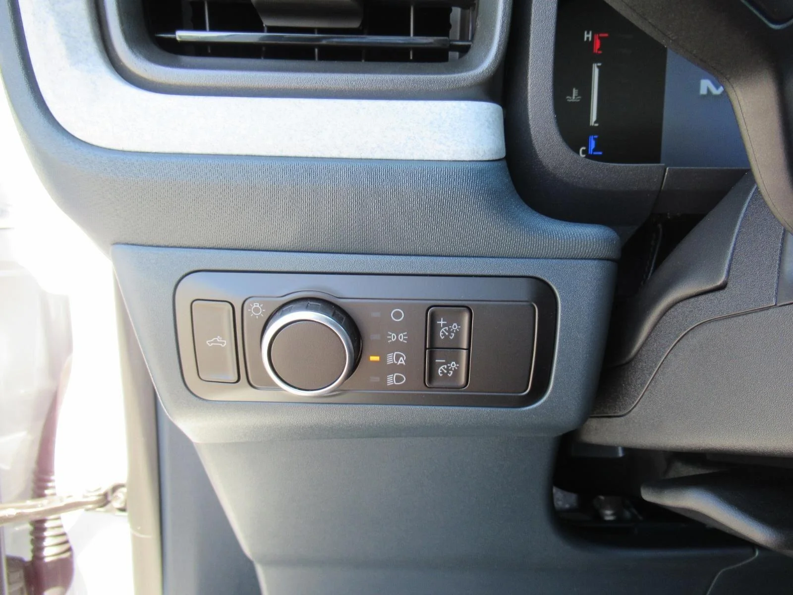 New 2026 Oxford White Ford XLT image 23