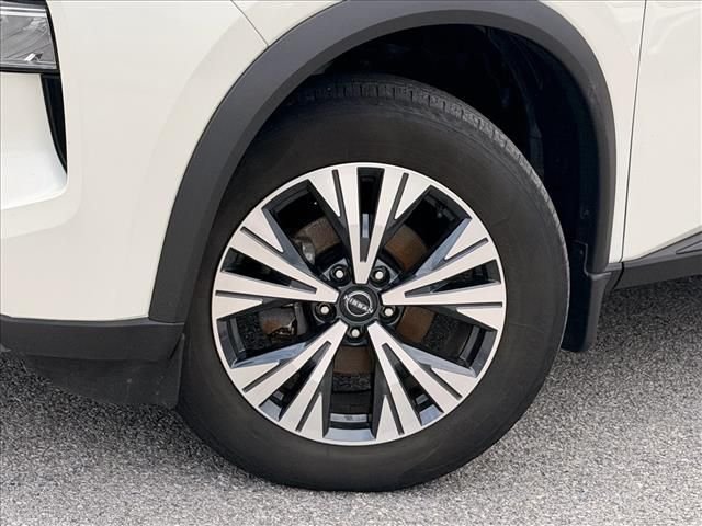 Used 2023 White Nissan SV image 28