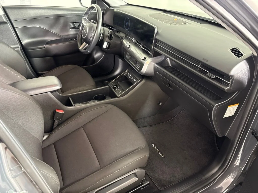 Used 2024 Gray Hyundai SEL image 17