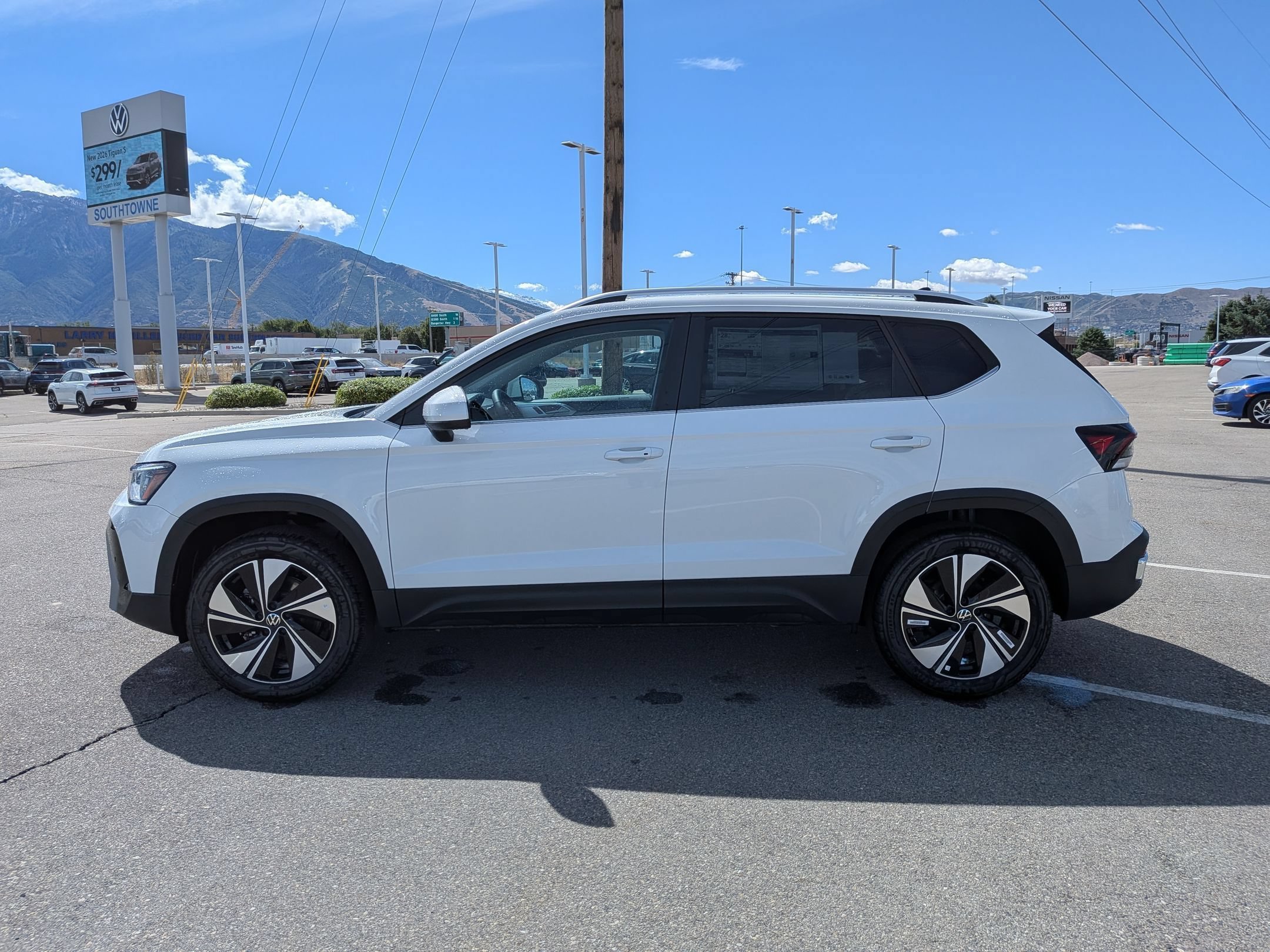 New 2026 Pure White Volkswagen SE image 7